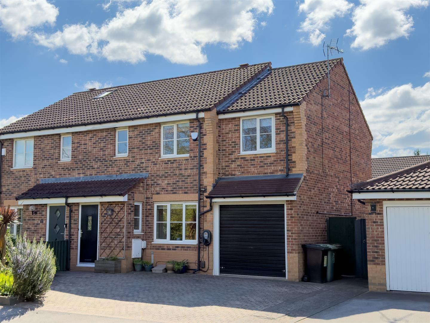 Property Image a2a0cd60-6c01-430a-9fc1-e97304374665
