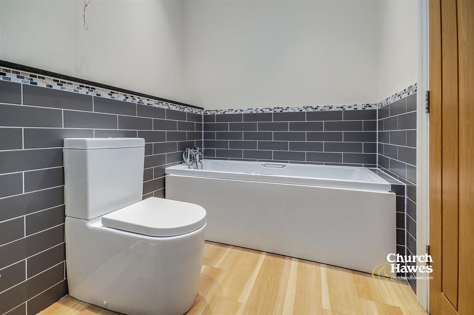 Property Image a353b98a-bf90-4bcb-a724-96029426460f