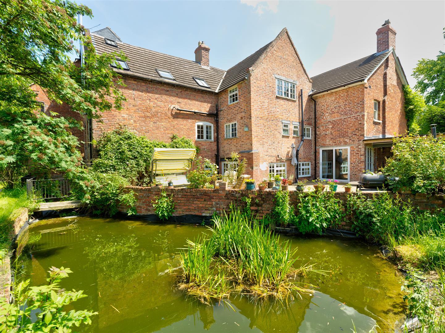 Property Image a37c3585-6398-4bf9-9248-6668eeddd46b