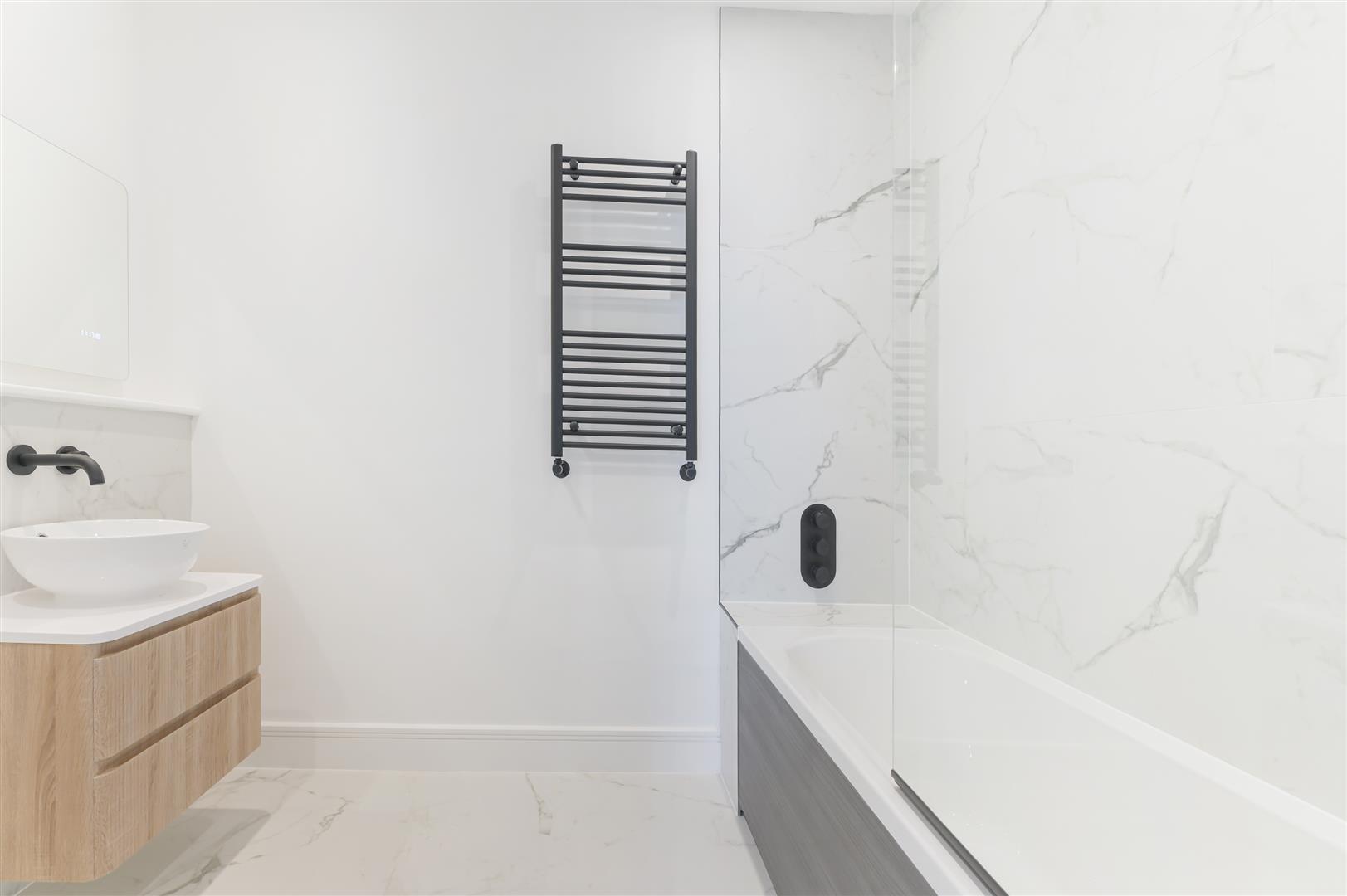 Property Image a3b692a8-8115-4e5f-8707-83c29abcd05a