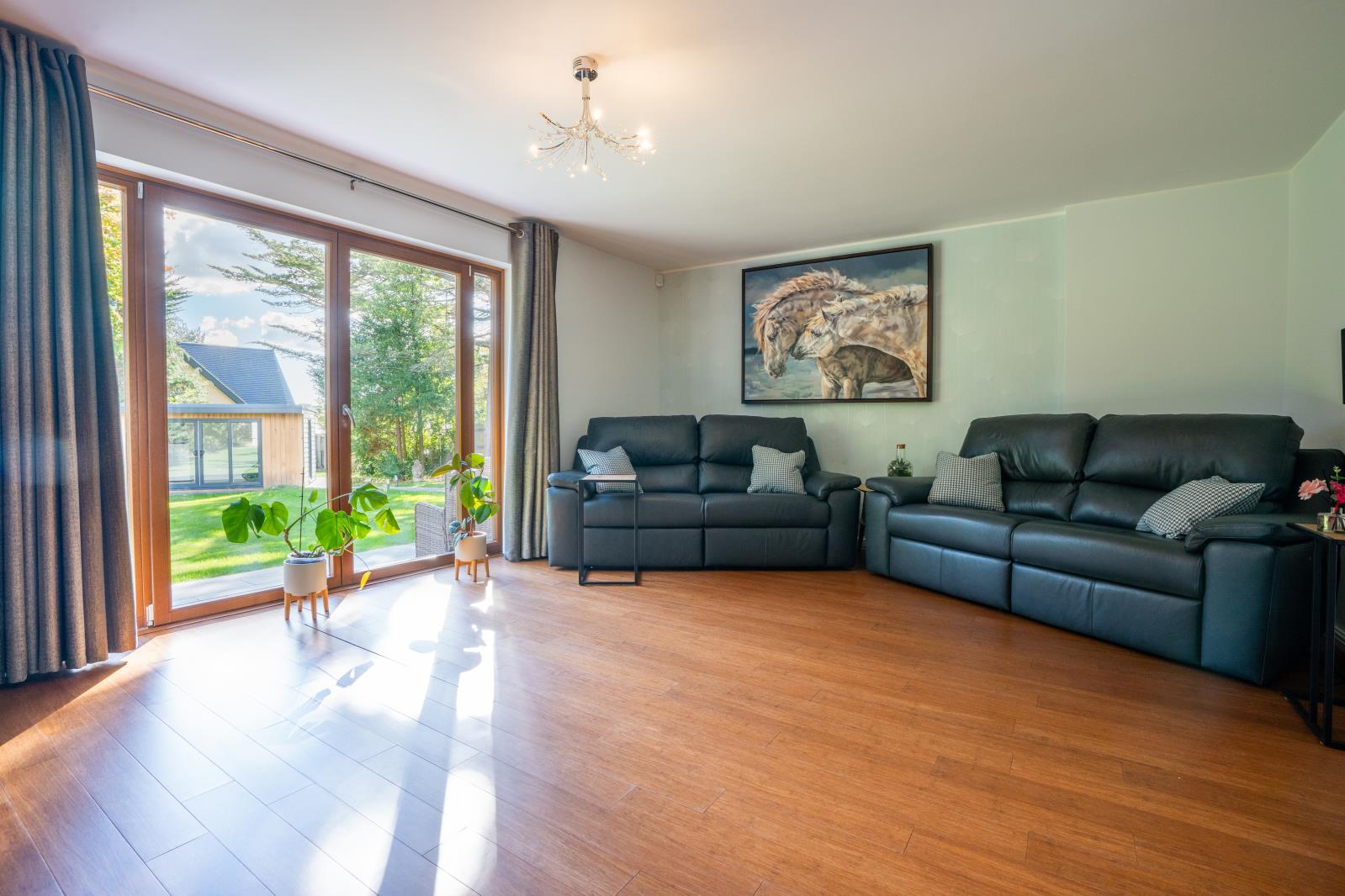 Property Image a3edb860-ab88-45a8-adb1-966ca773fdda