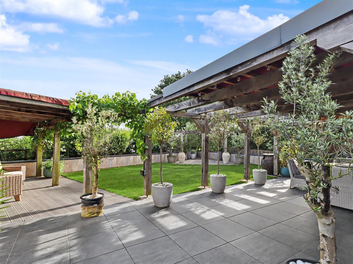 Property Image a4631ff1-e9d3-44c0-b960-ad5286b3d1ba