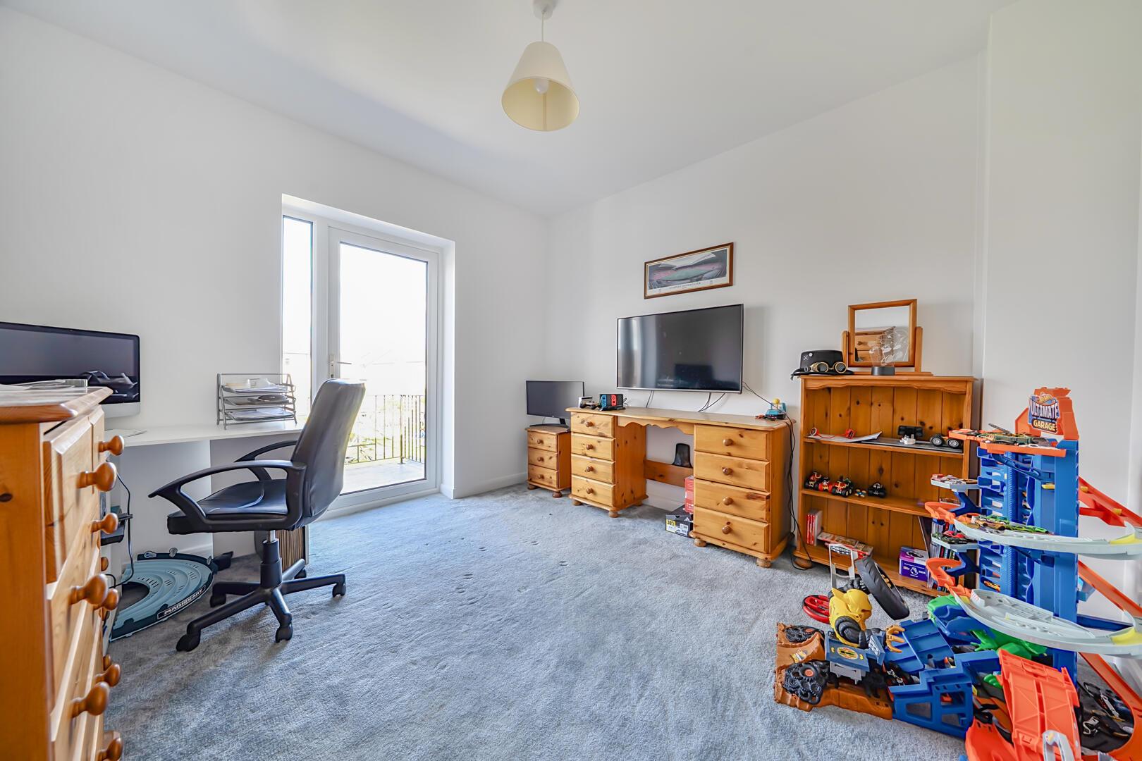 Property Image a4871ce0-ef01-415a-8120-72cff4c9c98a