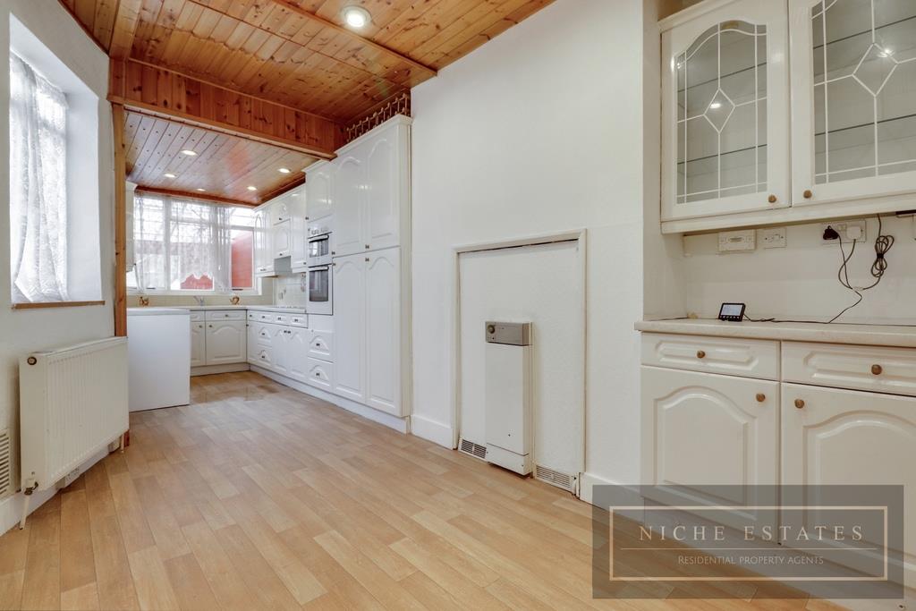 Property Image a4d49e77-de51-4cd7-8d01-54ef8e52e70c