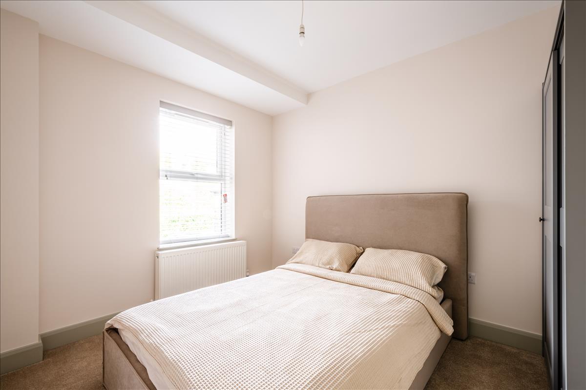 Newly refurbished four double bedroom house with garden for long let on Bushberry Road E9 Homerton
