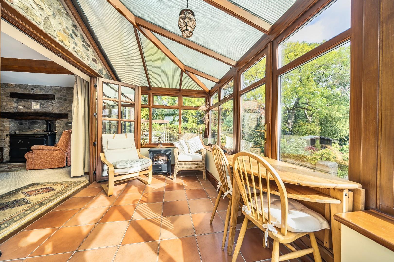Property Image a5165828-a051-42e9-8950-88eeeedcd8ad