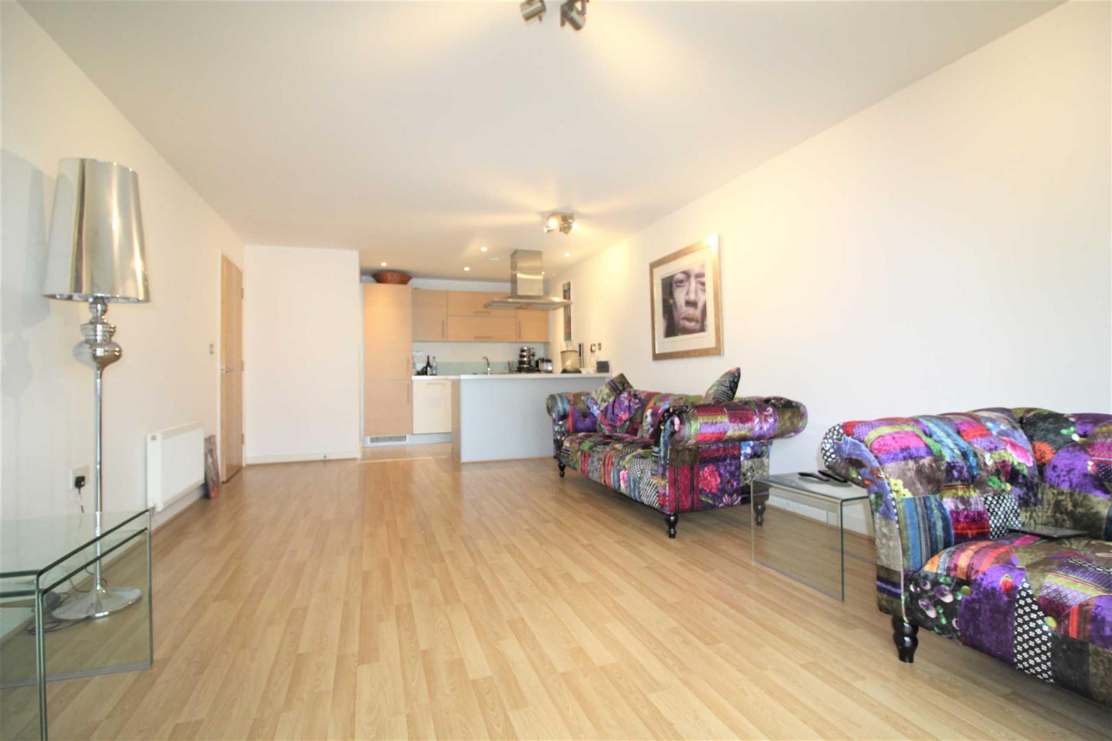 Property Image a5940b72-db56-4cc8-8380-c6a9c9976259