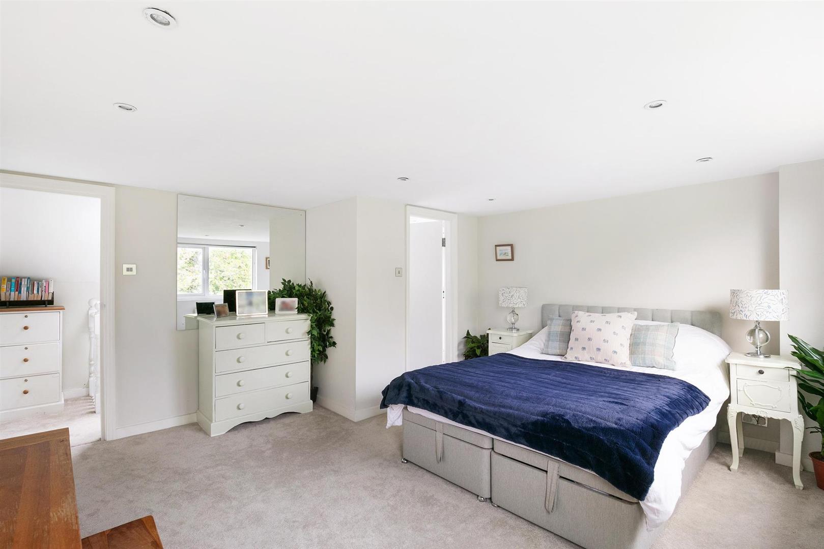 Property Image a597c6b6-79a7-485b-b024-dea72f8383cc