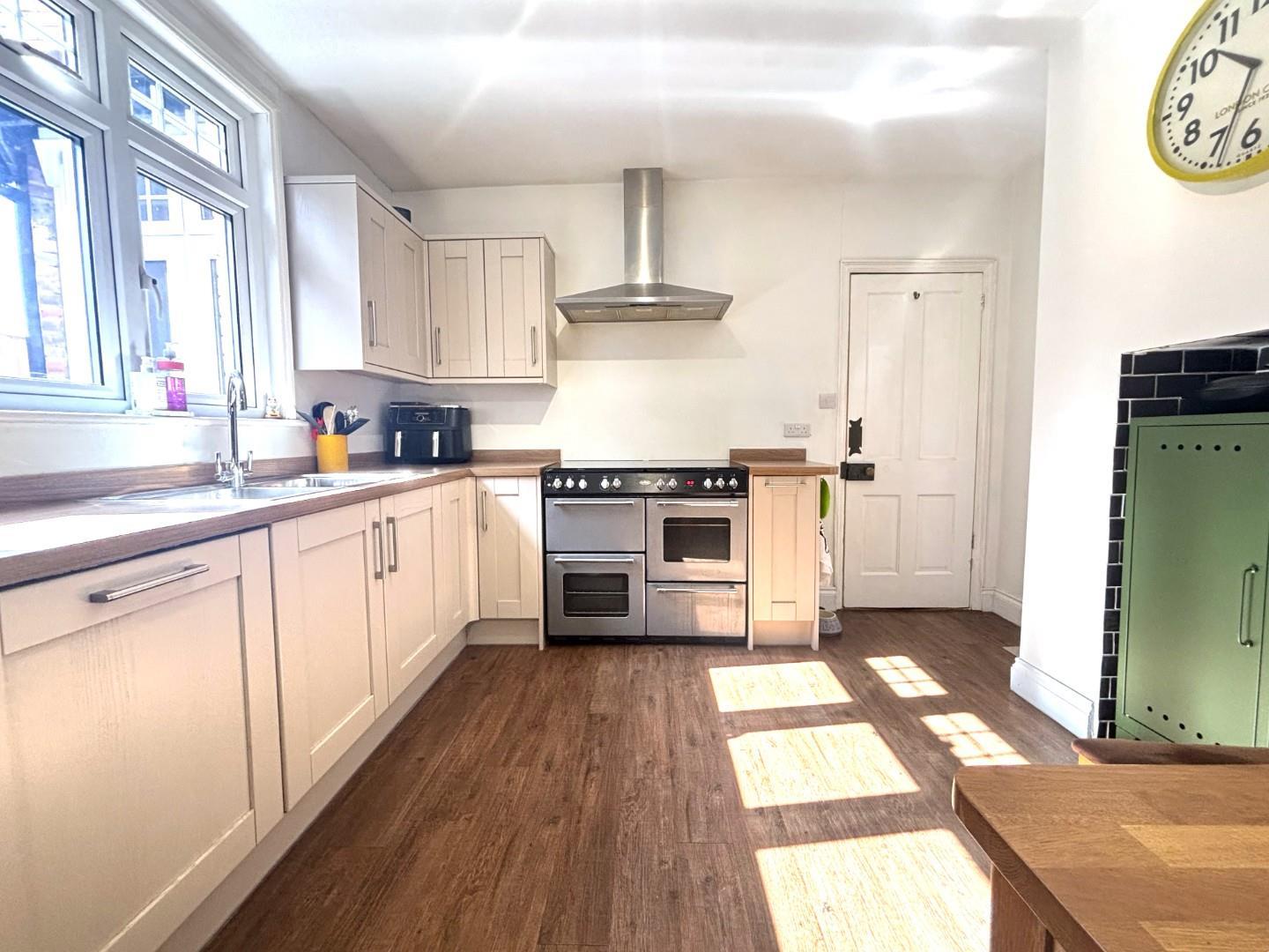 Property Image a5fed5bd-20fc-4bb1-8d13-559eb5798a4d