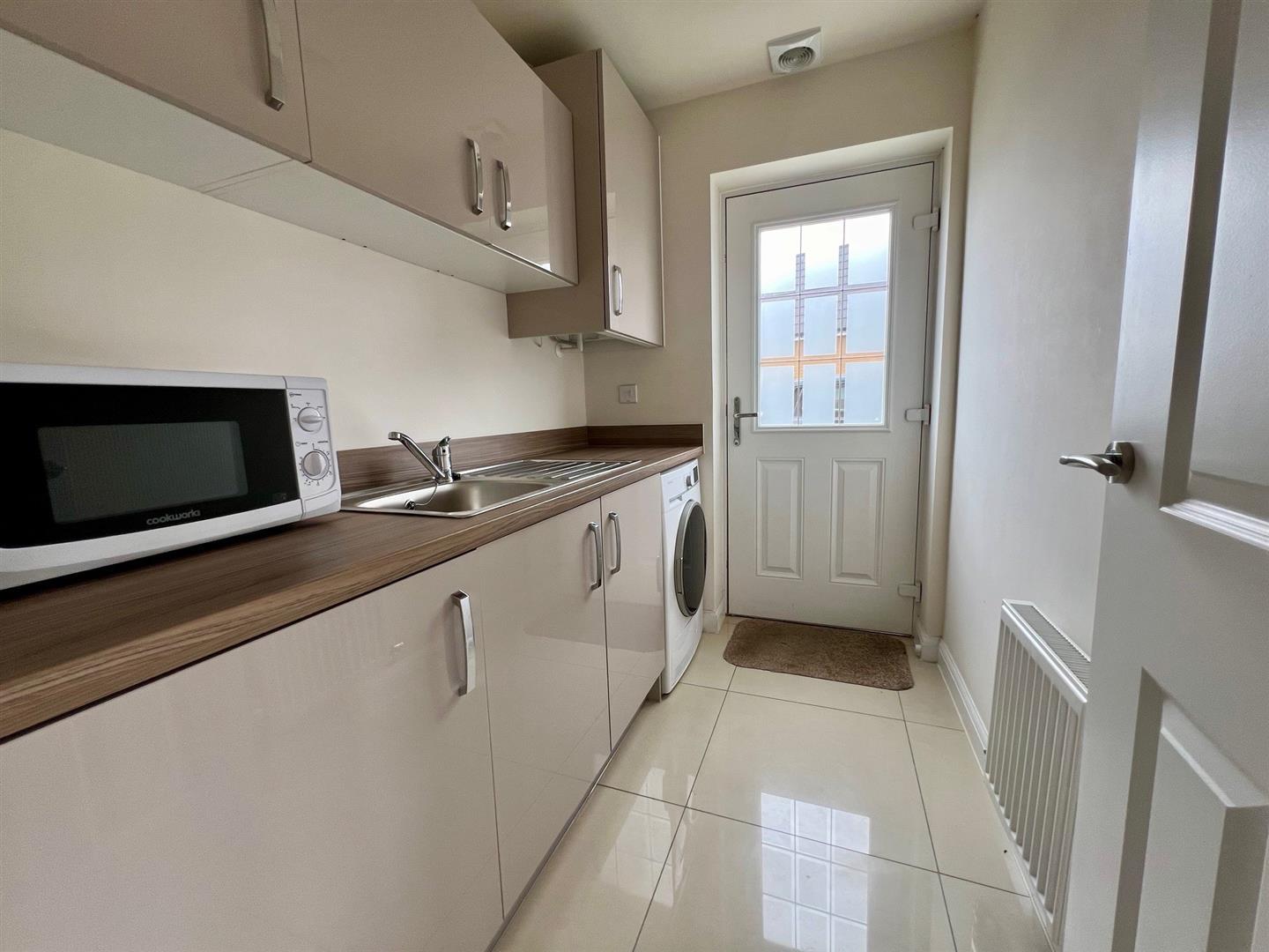 Property Image a69bbcfd-1e0f-4464-8b64-8a2c906381bb