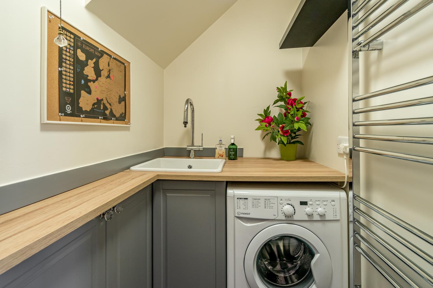 Property Image a6b4d8c8-7060-47af-bc78-56a14128afee