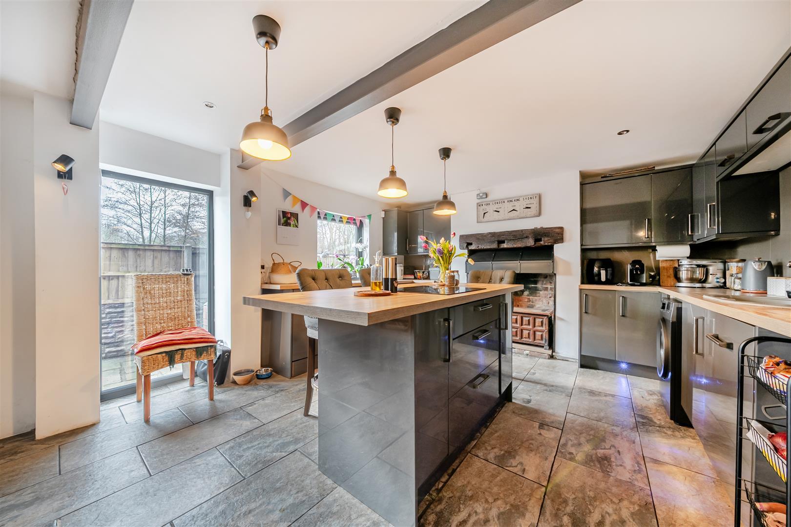 Property Image a6d90dbe-5ba3-478d-966b-dbdff85fc924