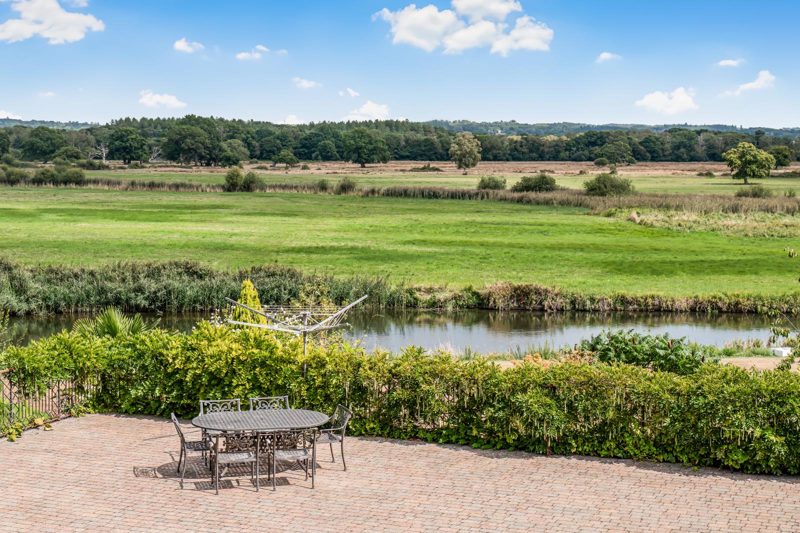Property Image a72618d2-ec0a-4f61-872a-df81b21148d8