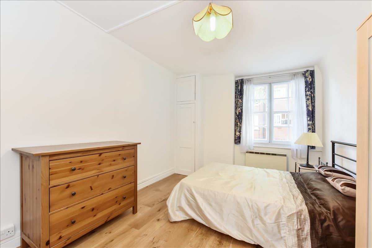 2-bedroom flat for sale in Queen Alexandra Mansions, WC1H. Master bedroom