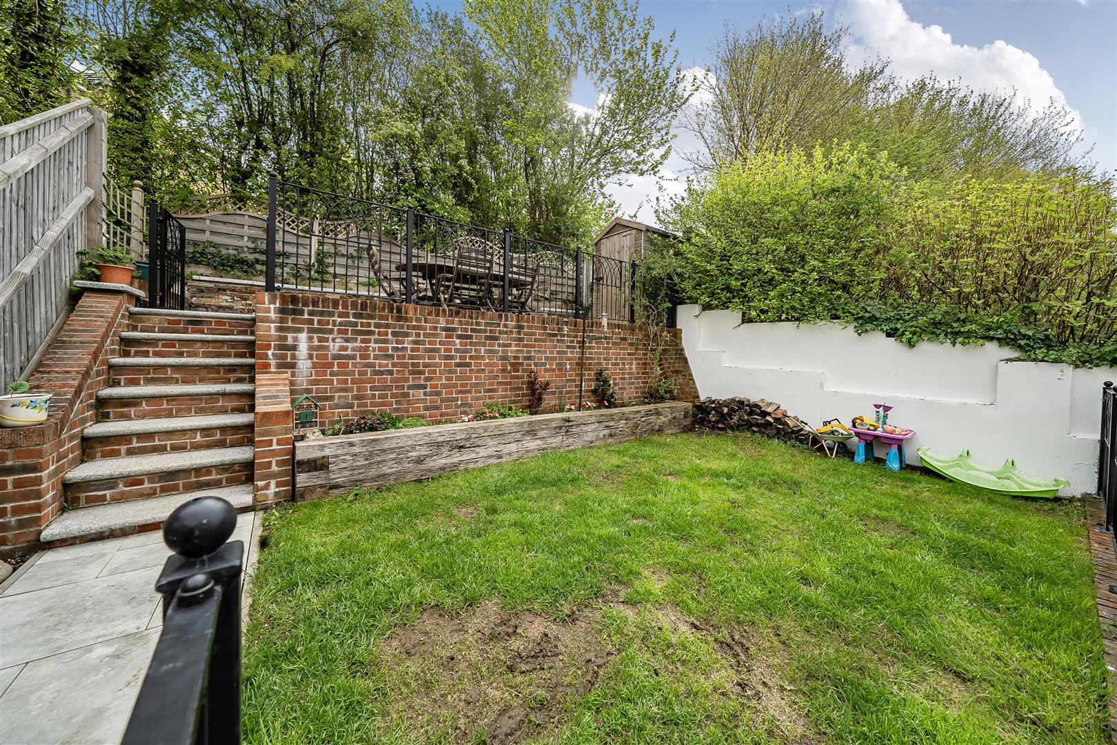 Property Image a73f8a7e-616e-4640-851a-56bb46bfa1fa