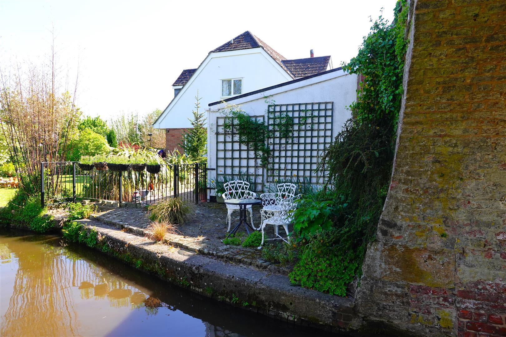 Property Image a75a013b-9c4d-479e-b018-b6cba85b6b9c