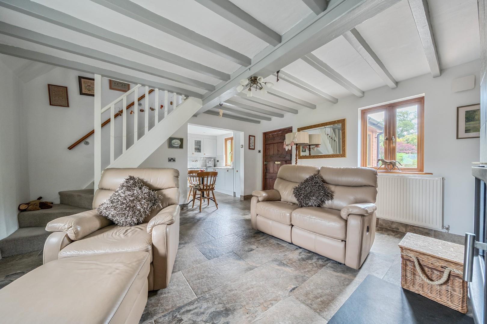 Property Image a76a680f-79f9-472b-aafa-7586315d057c