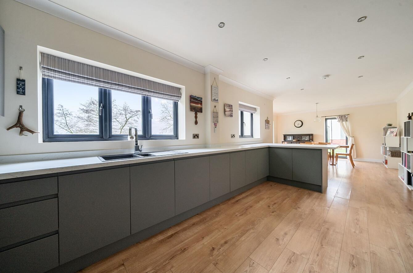 Property Image a83da874-5883-4185-b5f5-d87d61b8dd25