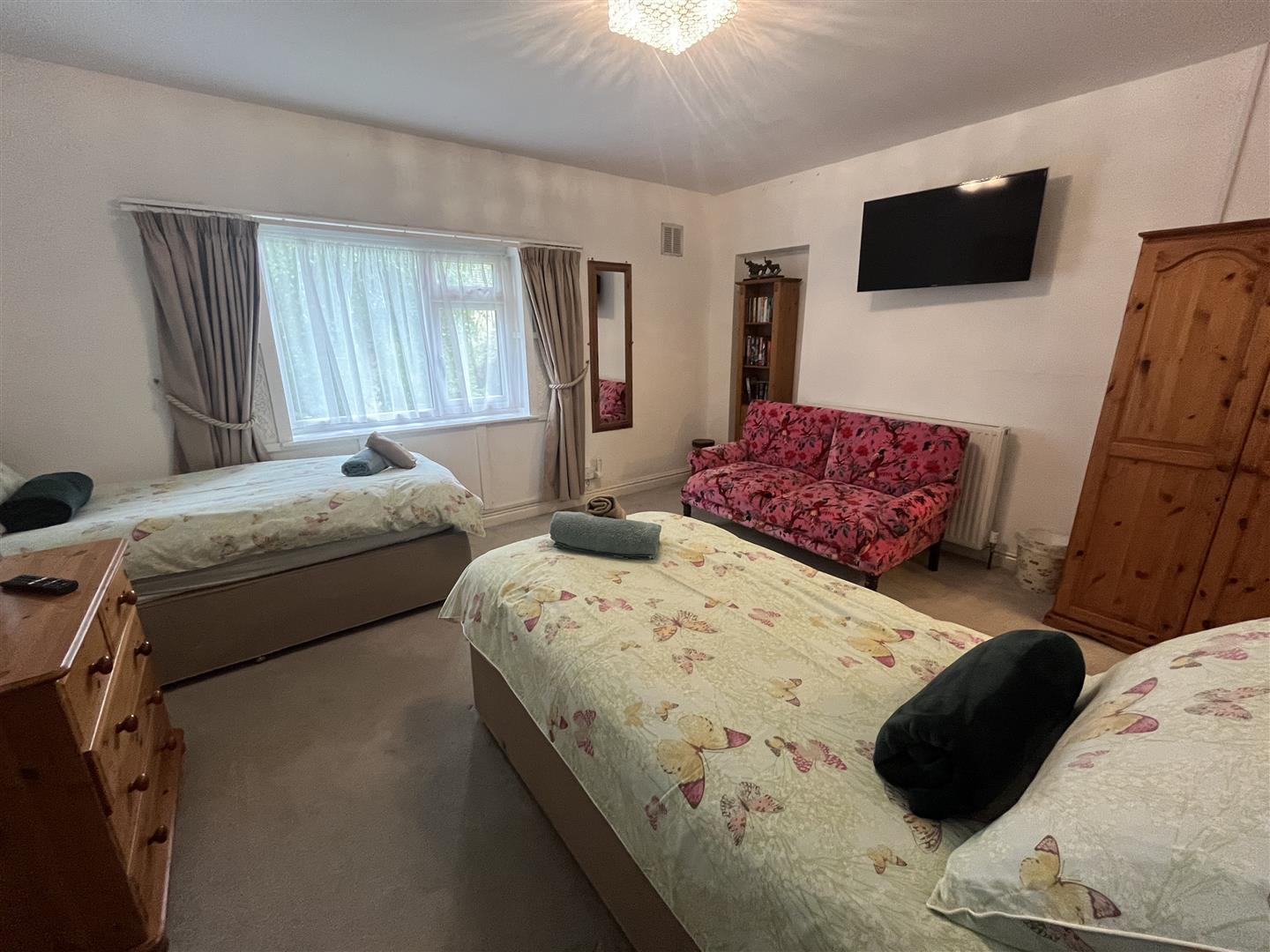 Property Image a8685184-fc6b-4e11-964d-57b45d887944