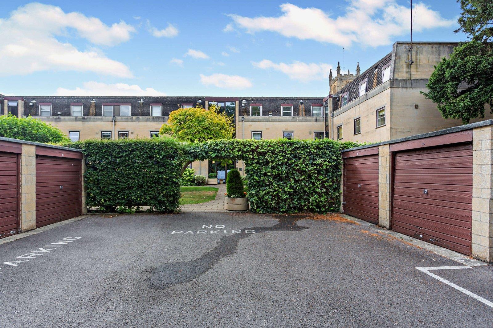 Property Image a897863b-ad10-4f53-8f68-53b5843575cb