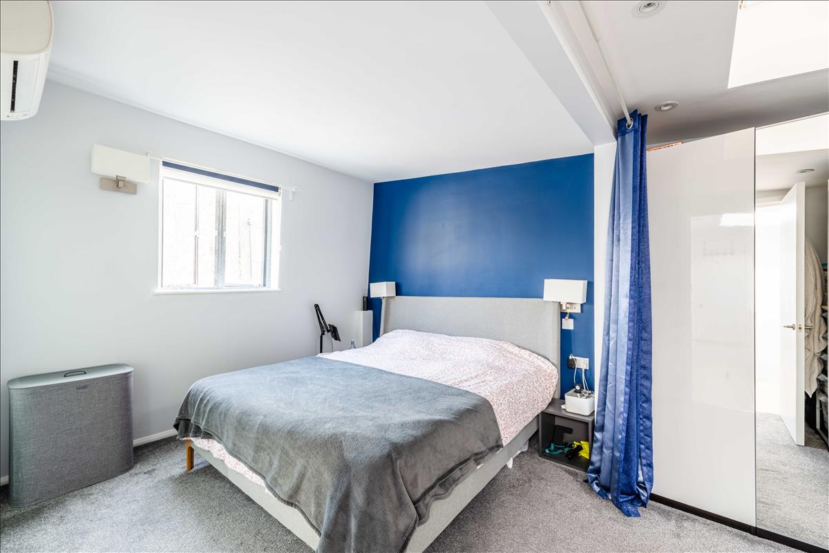 Mews house, triplex apartment for sale, Angel, N1