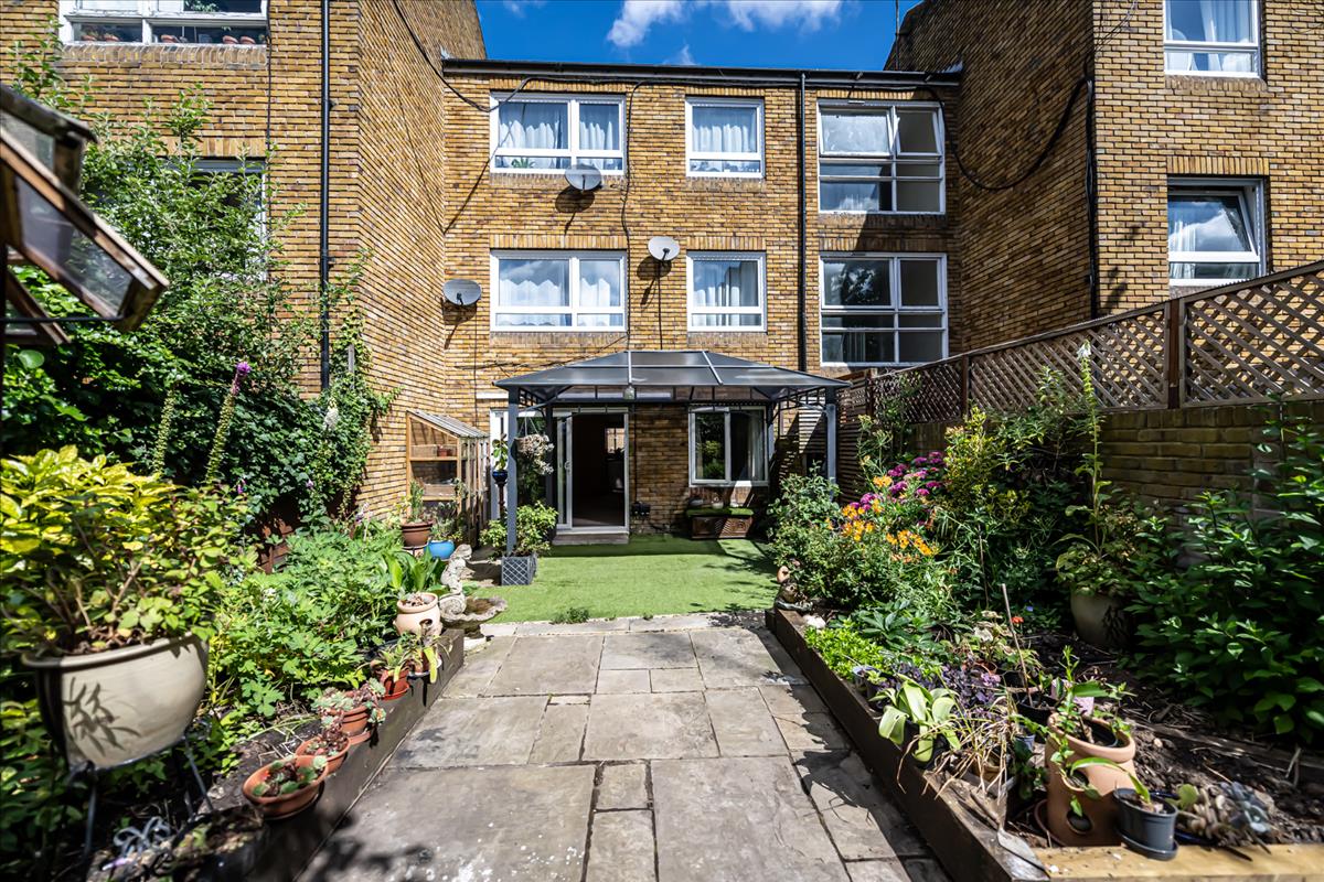 Property Image a905eba4-cd38-47f3-8232-c6b9ba41337e