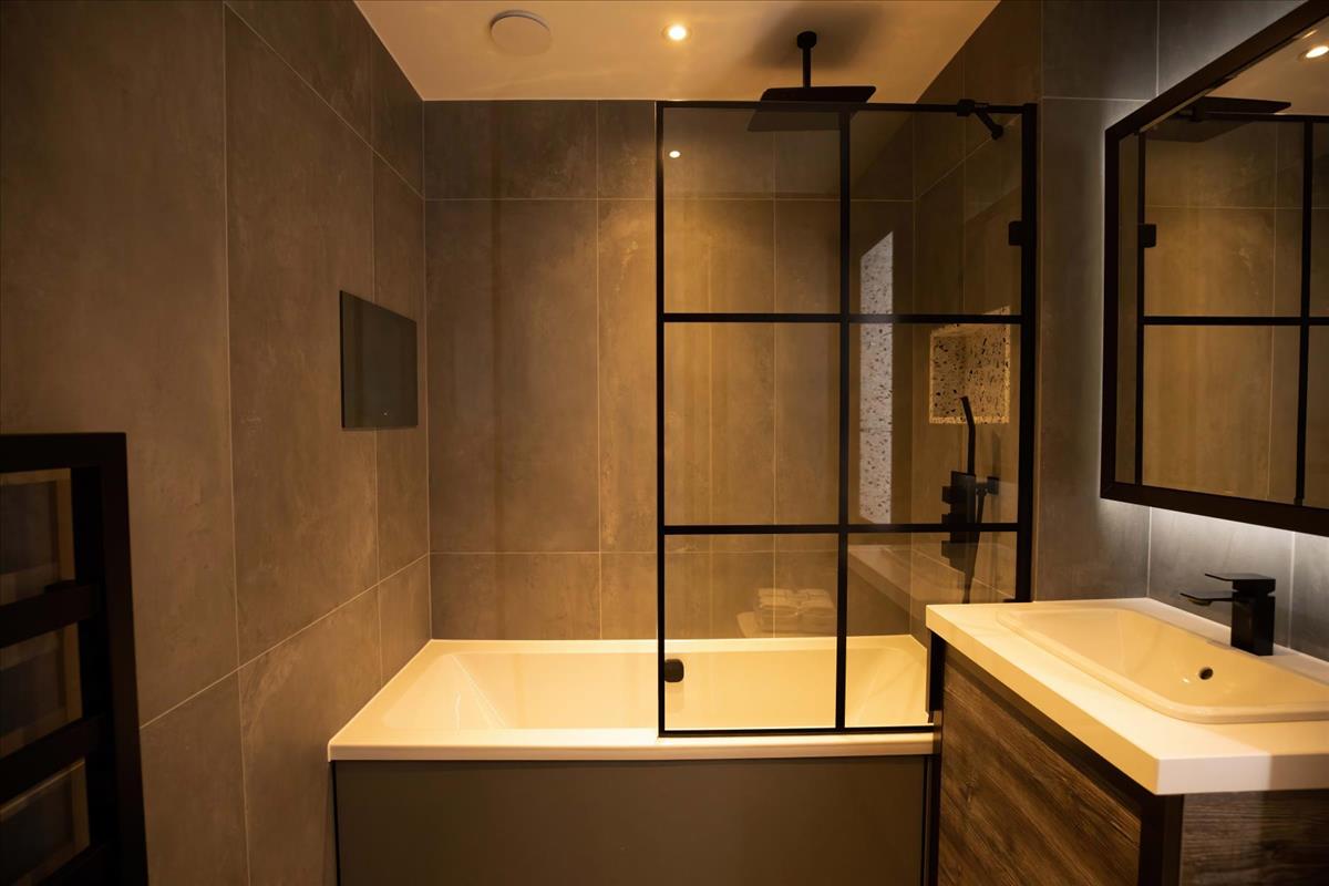 Property Image a9177e77-87c5-43f6-8392-a7e1854ed152