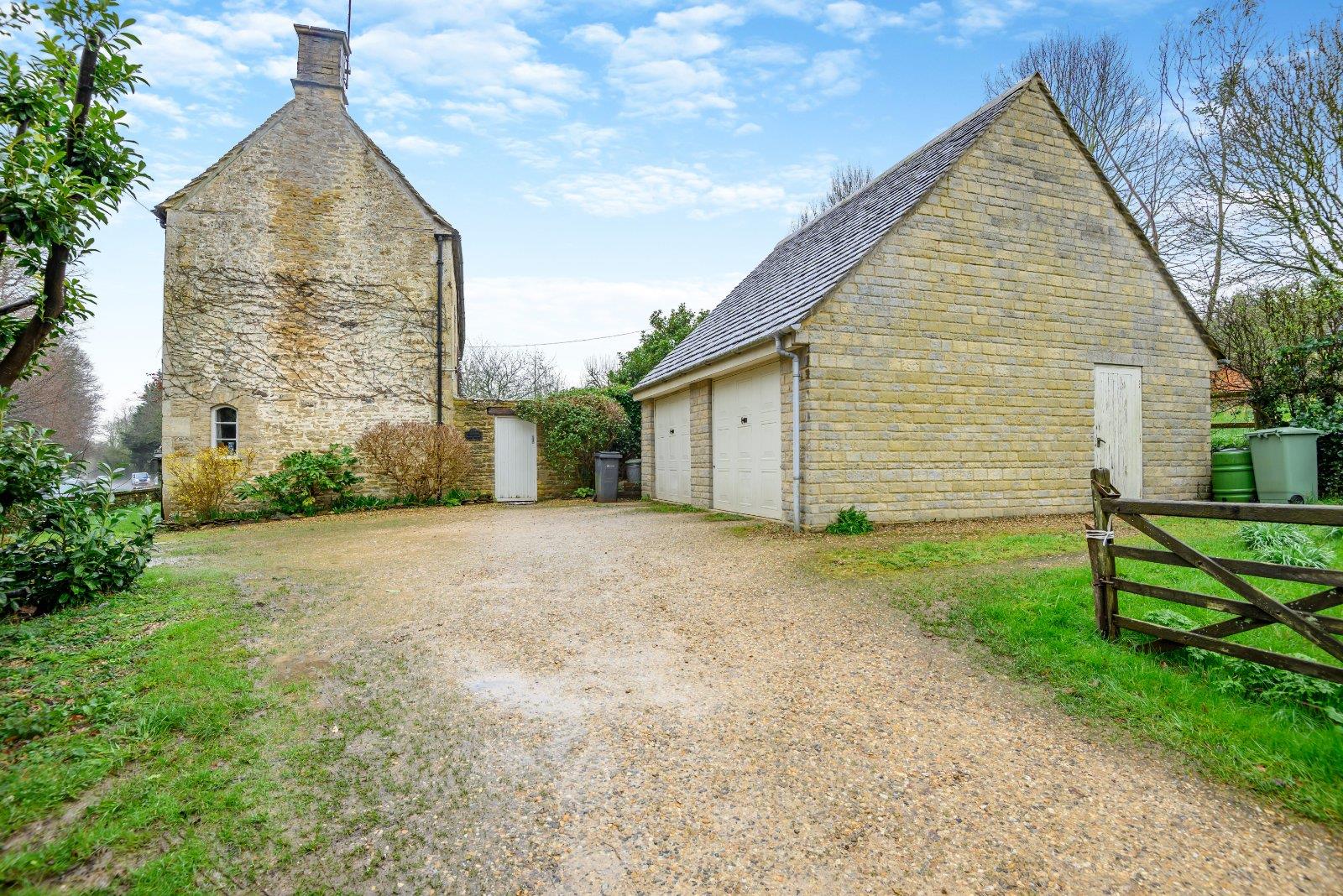 Property Image a919dbf9-e76b-44b4-91c7-b44bbdf694ea