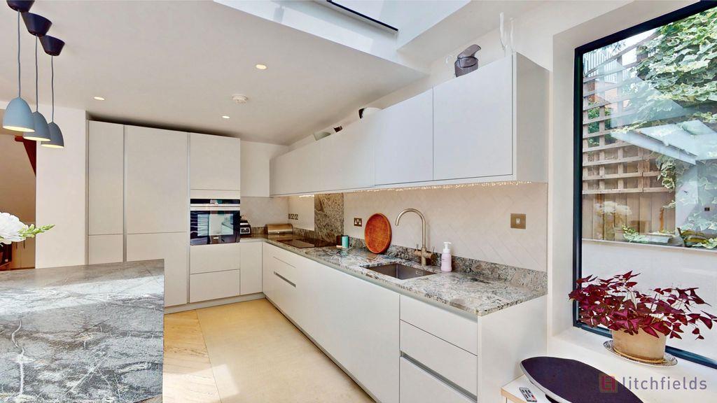 Property Image a91d78cb-bfbb-414e-b382-f7b34a63f7b2