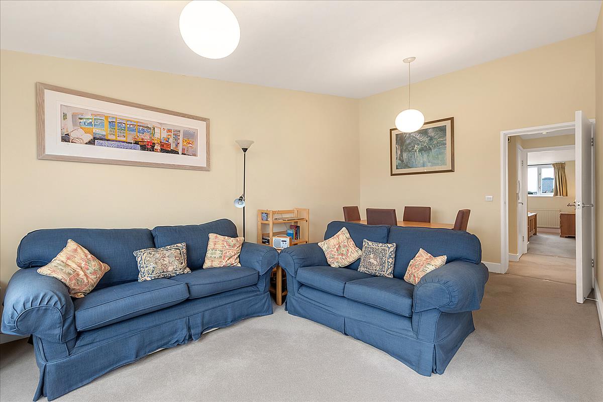 Property Image a927b732-8687-4c46-9bfe-31ec9a59cd1c