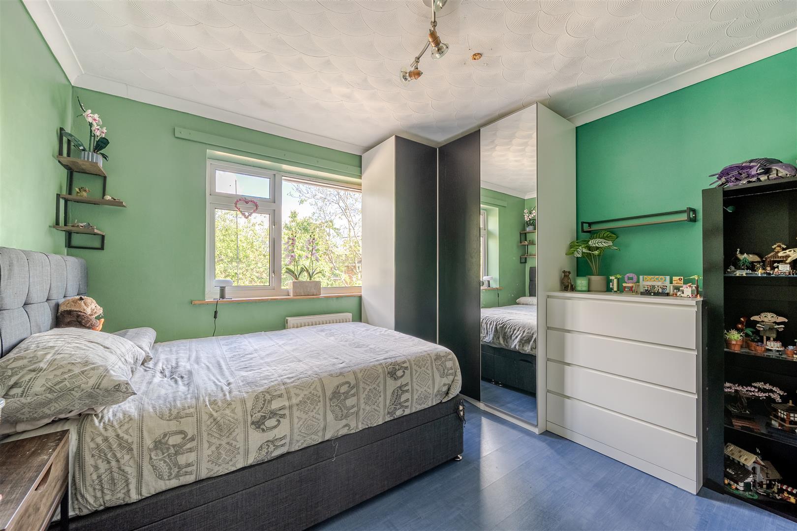 Property Image a945af9d-d390-49f8-9659-319a4077a2ec