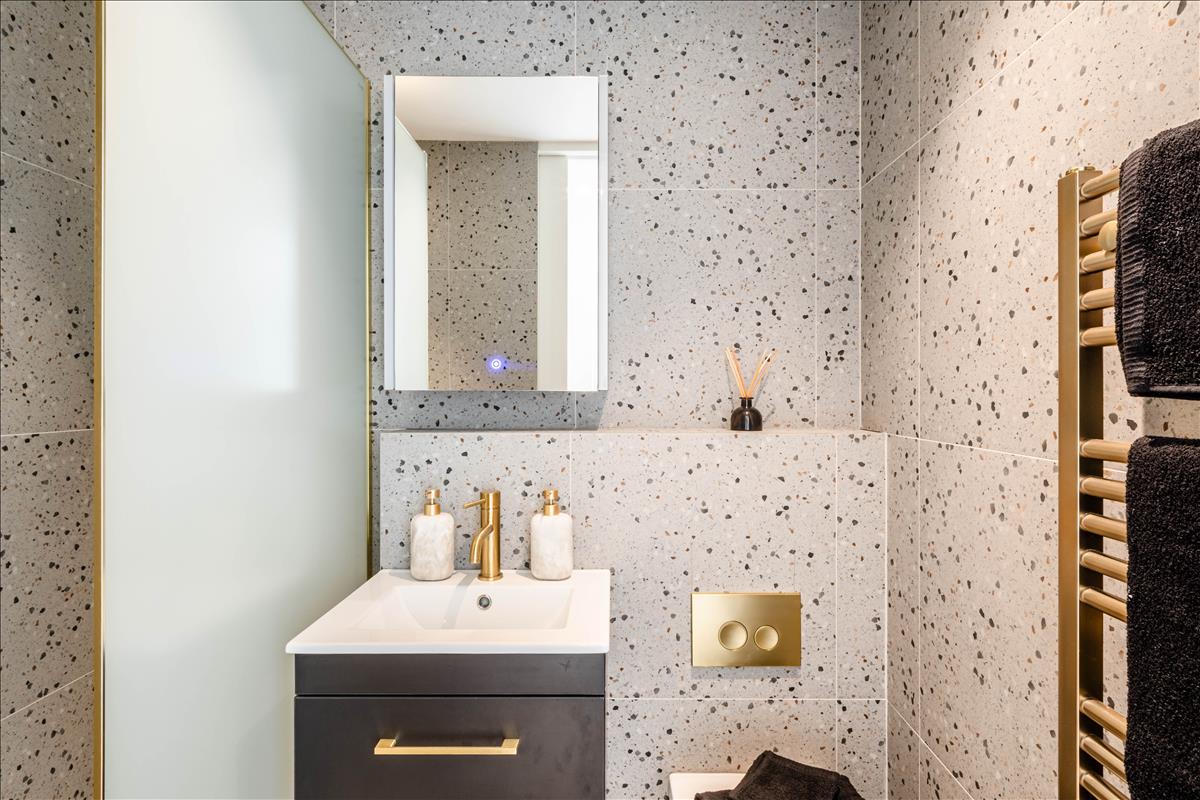 Property Image a97c37e6-bd7a-48d1-8743-2fb3a32944a4