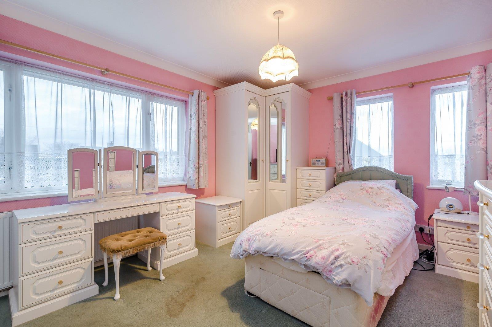 Property Image aa0d9ae8-5f66-4474-8bf3-7f81c5b248d9