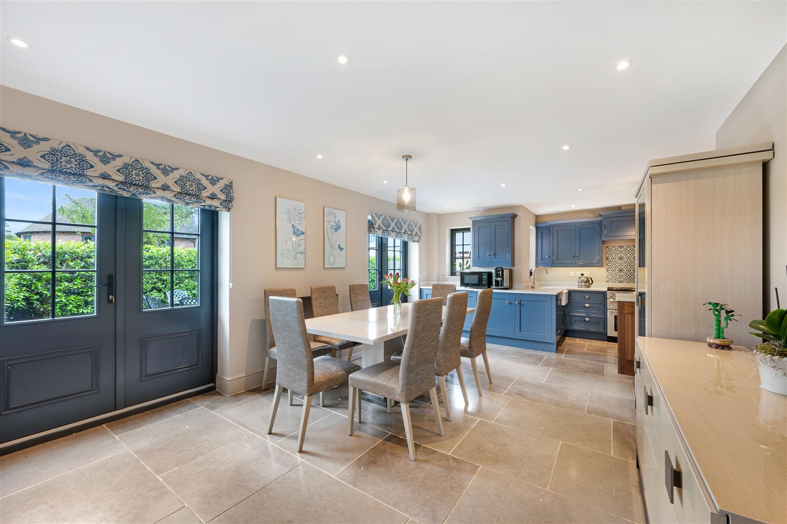 Property Image aa41b59b-a80e-40e4-9b64-09b1e269f2df