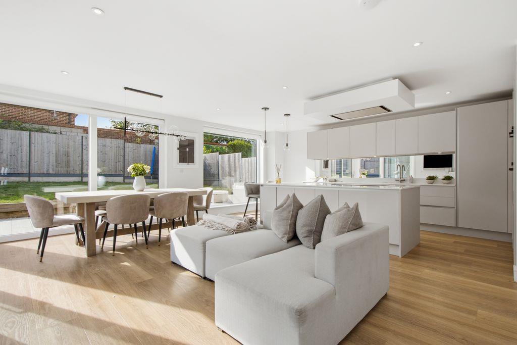 Property Image aa73fd7f-56f4-47f2-9d78-26c994aaae67
