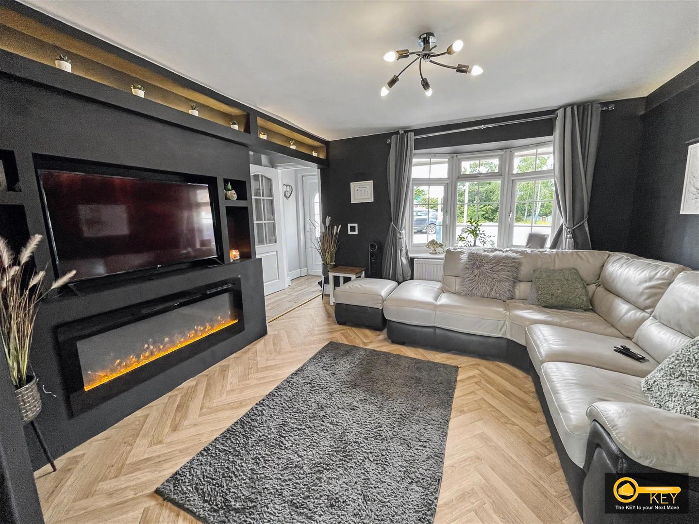 Property Image aa8544f6-9e78-44e5-8c5a-43a1ed93b033