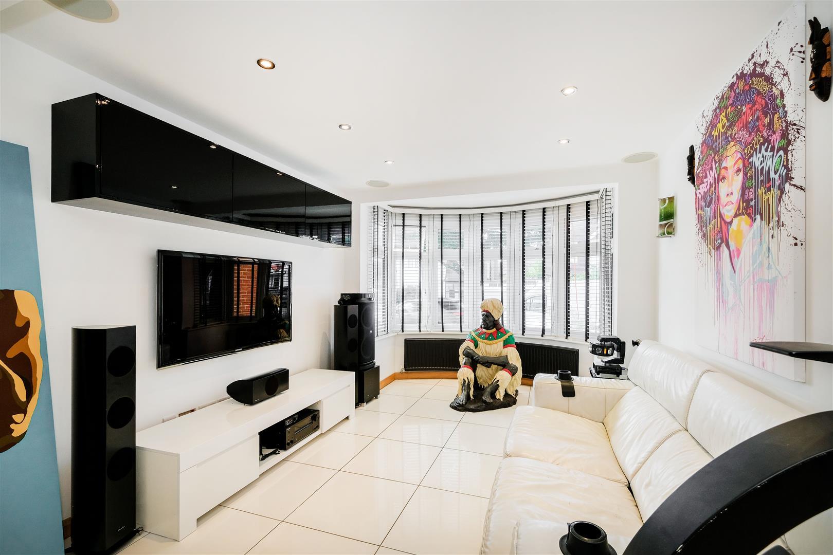 Property Image aa95cc62-1aef-414b-a54a-8d8e393a39d3