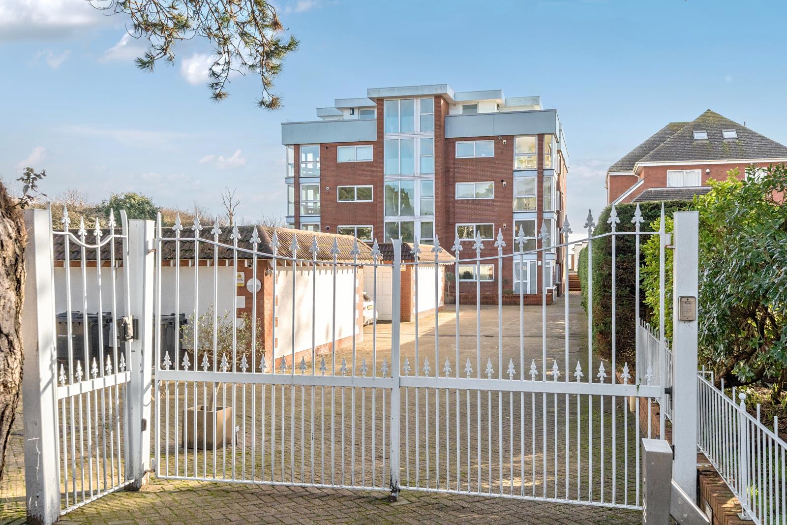Property Image aa9d3dfa-cb44-4222-9719-f2cbfbeca0d5