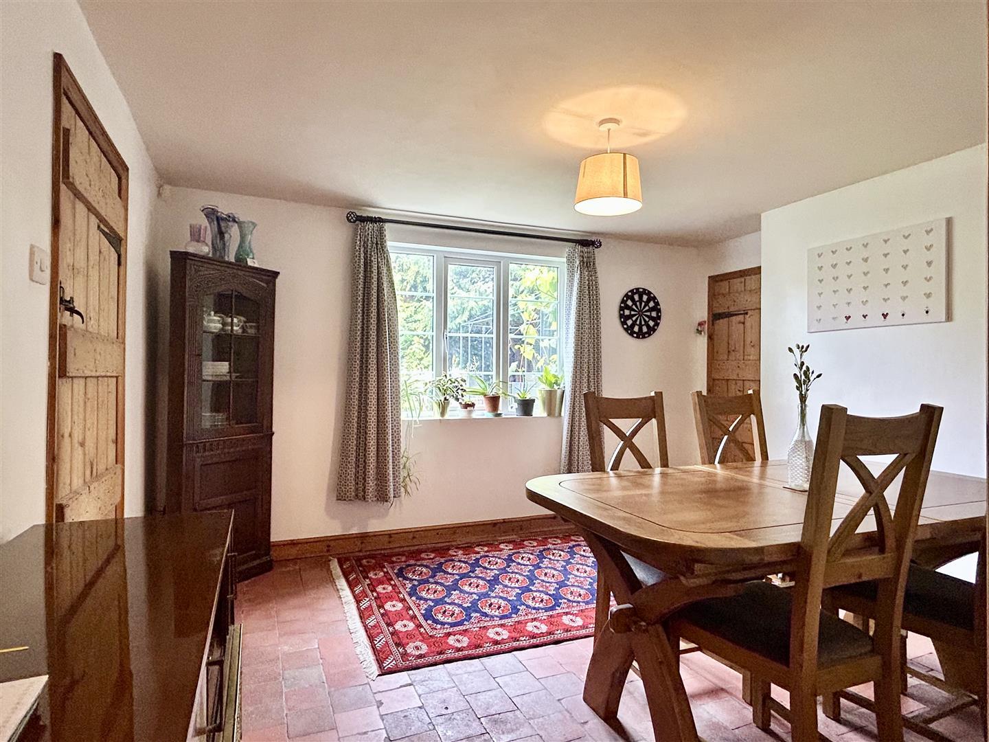 Property Image aab78d54-f050-4bad-84d4-7a31e3713044