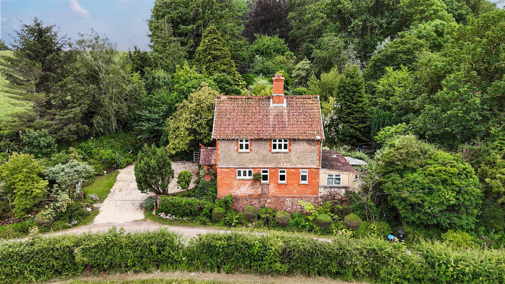 Property Image aac5ae50-ff4f-4c2c-8c0c-87b1d0e376c1
