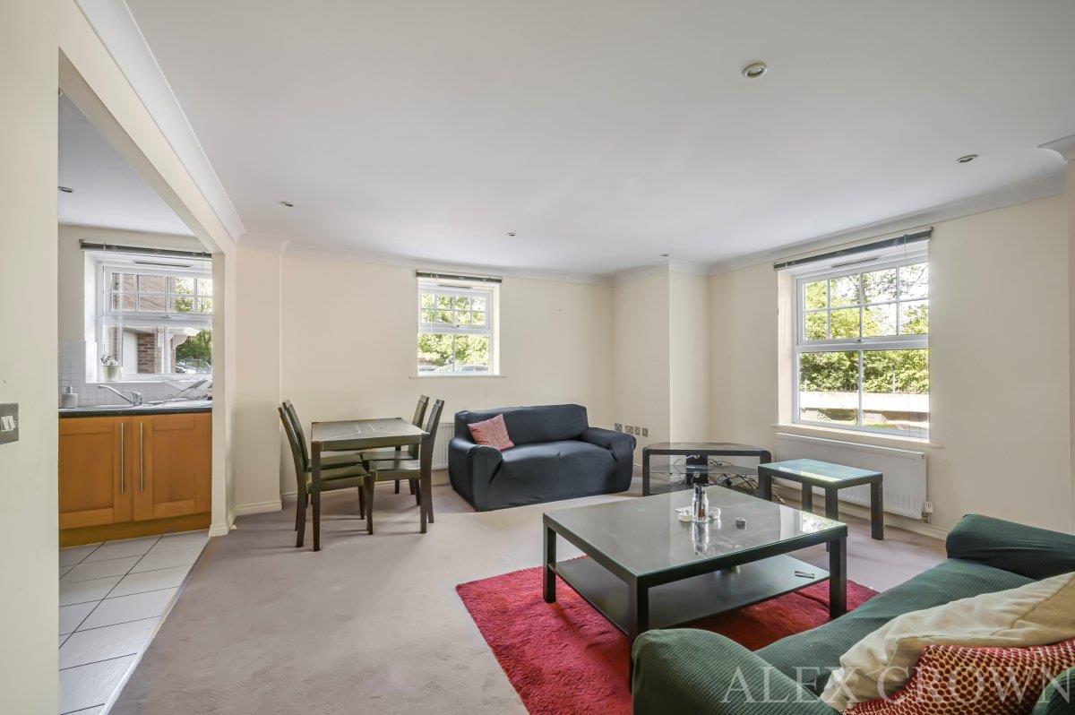 Property Image aacb6f3d-9b60-46e9-85b3-73d52260af61