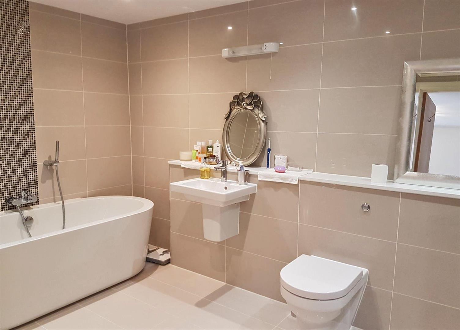Property Image aad16d43-0b19-480d-8442-d04784f7a316