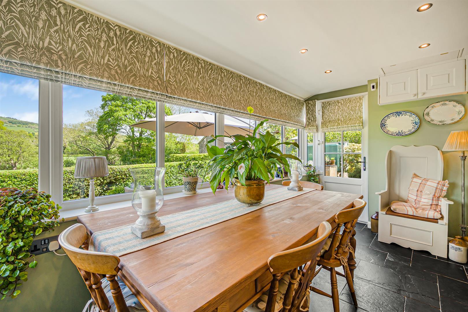 Property Image aaf0bf98-1250-40a7-a8f8-6f795f30601c