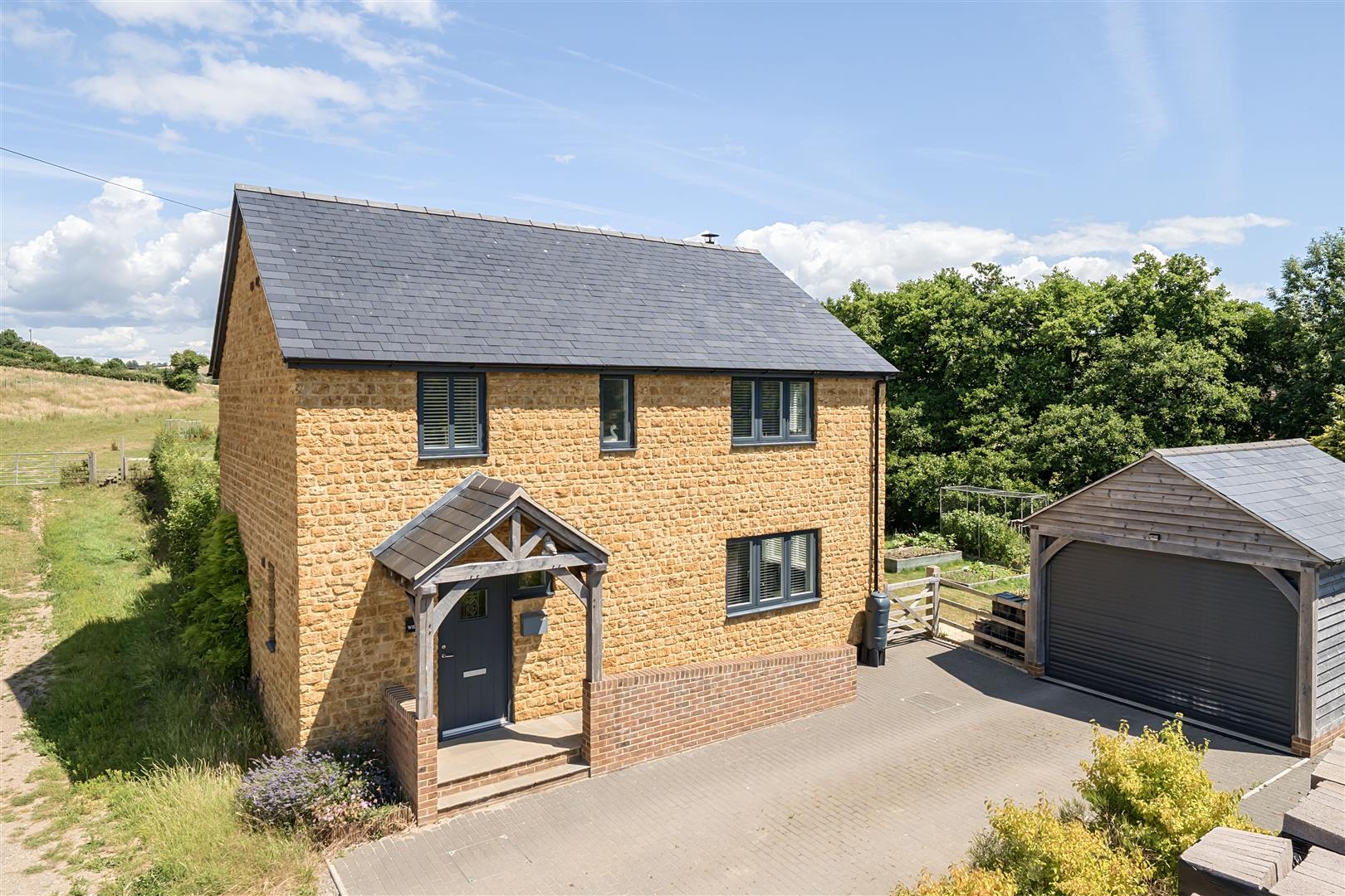 Property Image ab1af7af-2701-4d13-b8e8-bc592cf91b65