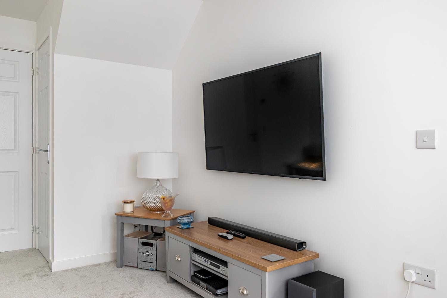 Property Image ab5de0ee-6168-41a8-b9d9-077bc2a1755c