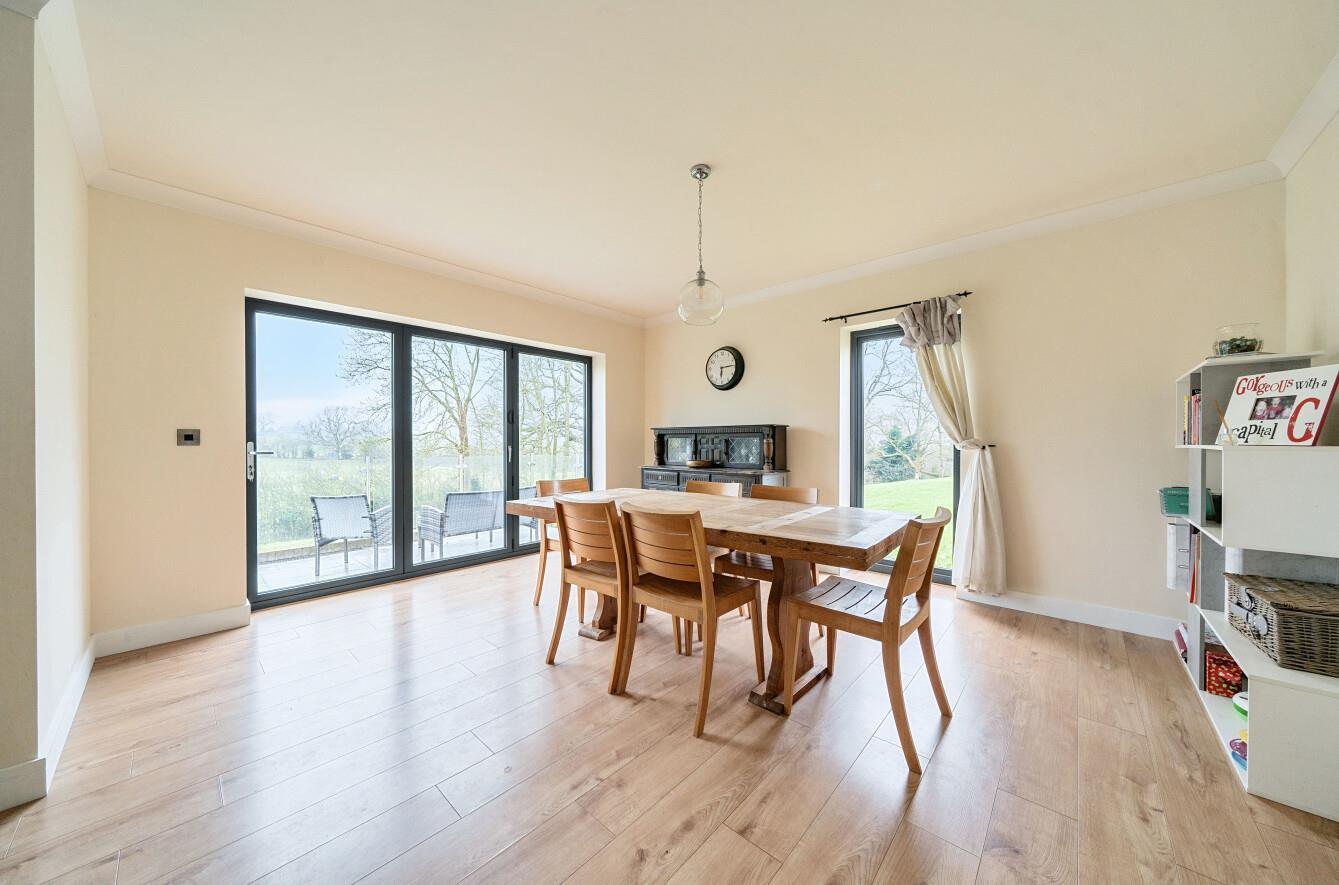 Property Image abc29305-ee25-42d1-97d9-5021d8d2c29a