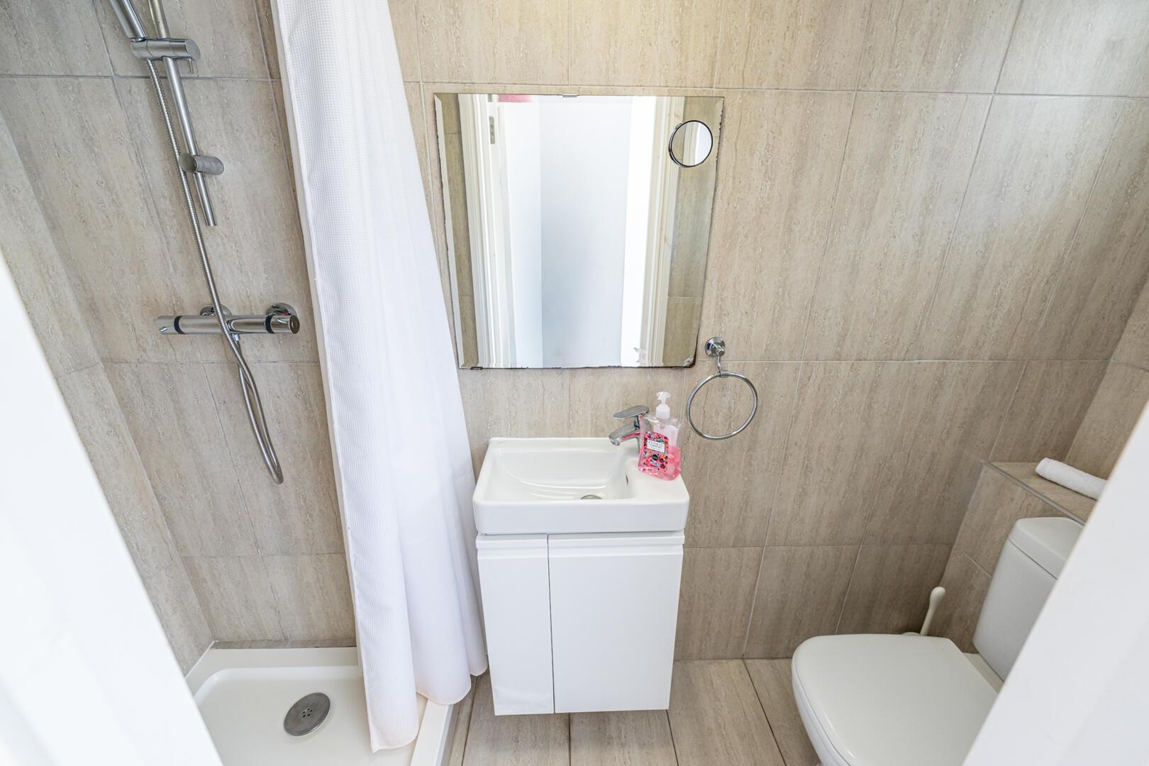 Property Image abe81517-1707-4574-ad87-52de58a84708