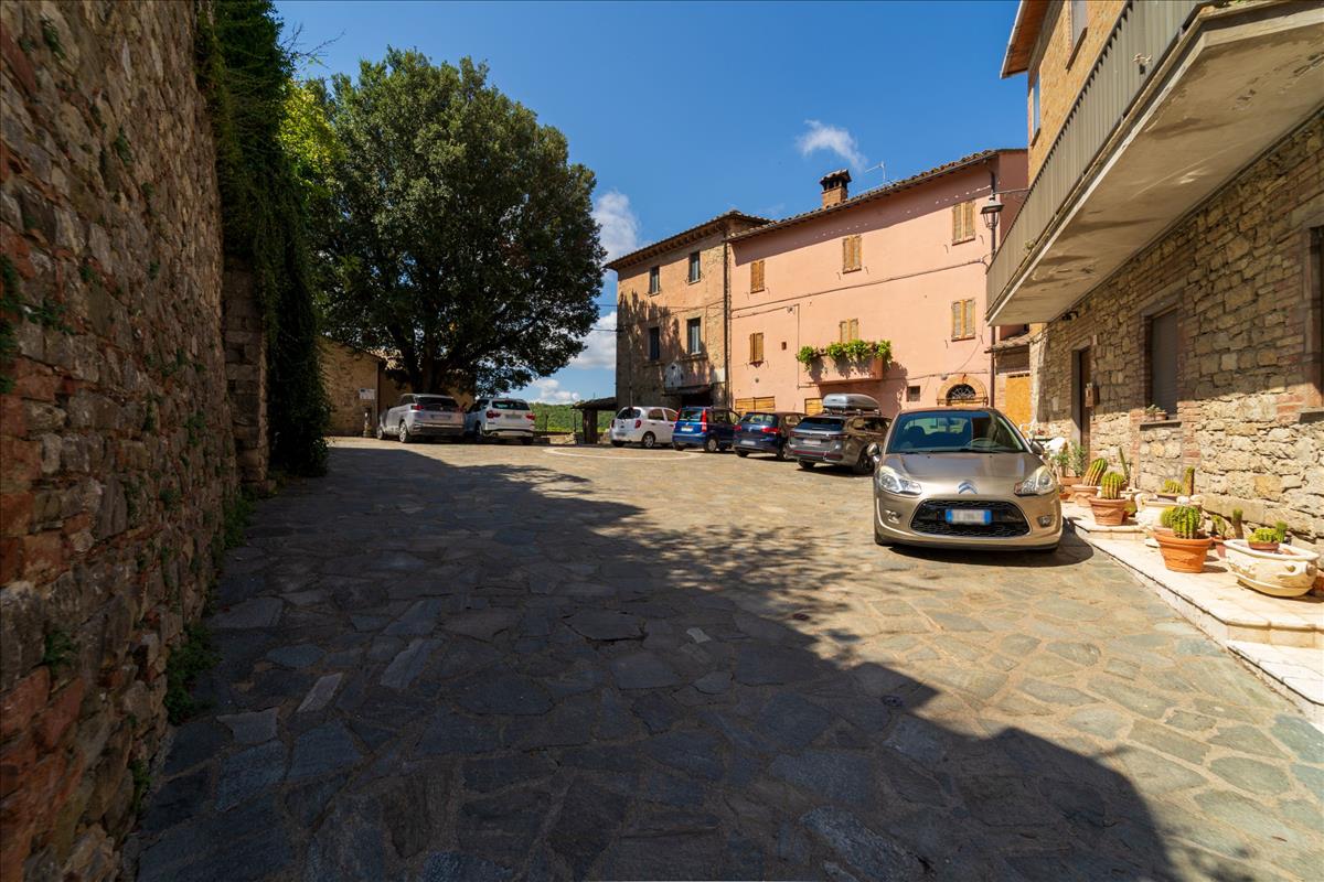 Property Image abf9b57f-ebd2-4c47-b99d-57bf6f8d3226