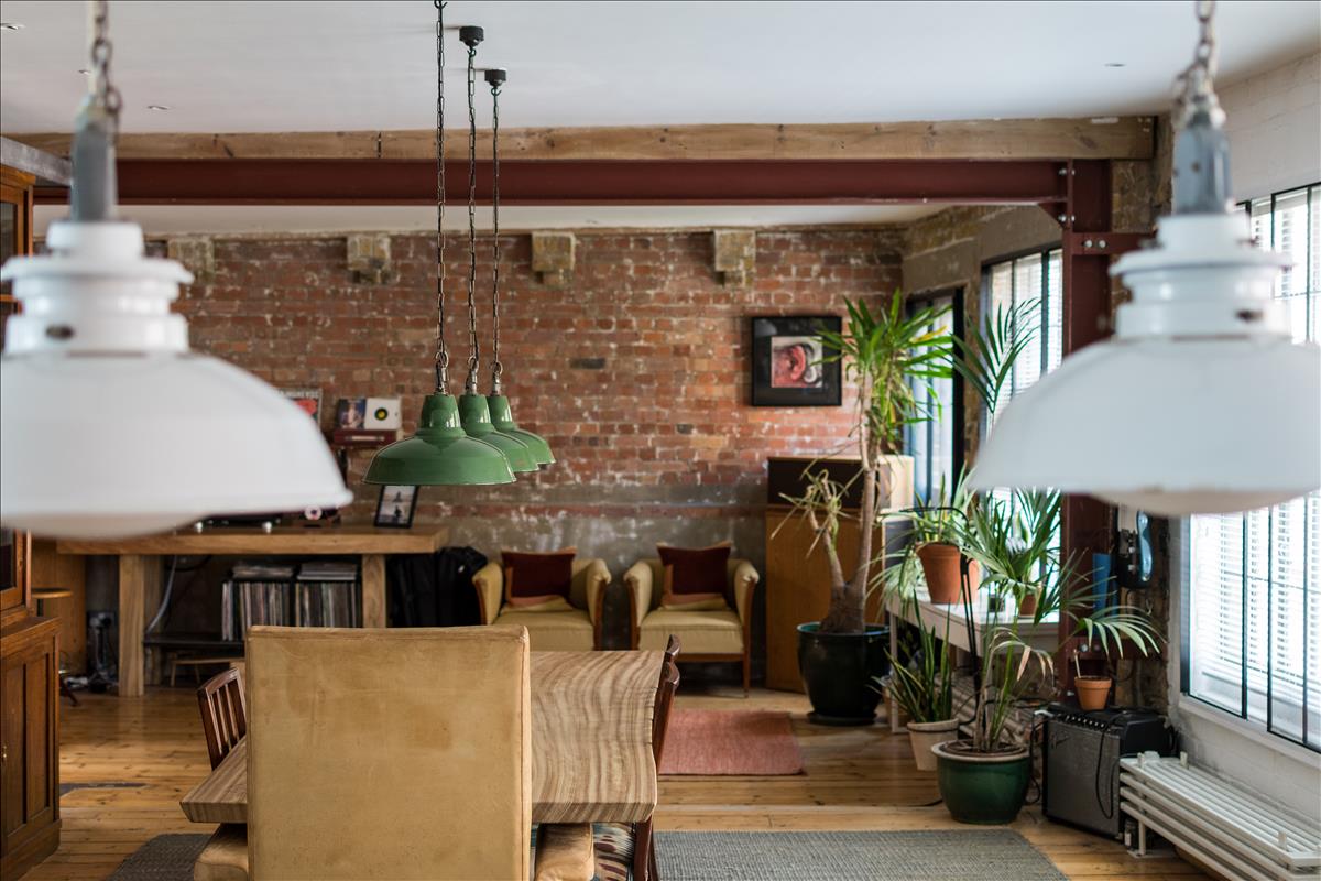 stunning topfloor penthouse apartment shoreditch