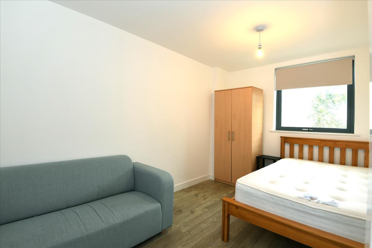 Property Image acb40608-5c04-46ab-9379-912659d87e98